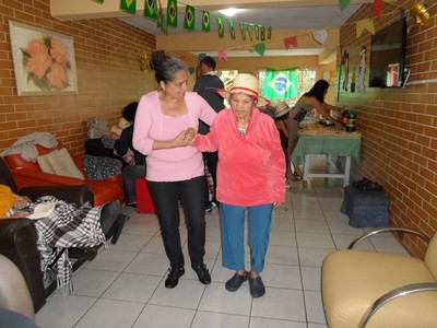 Asilo clínica para idosas no Jardim Vila Galvão